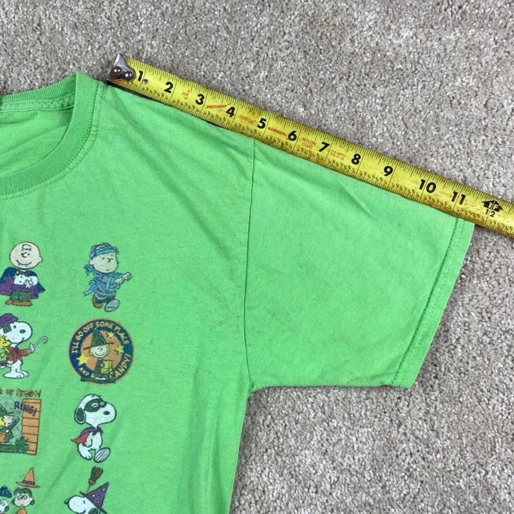 Fruit of the Loom Peanuts Halloween Snoopy Charlie Brown Green Kids T-Shirt L